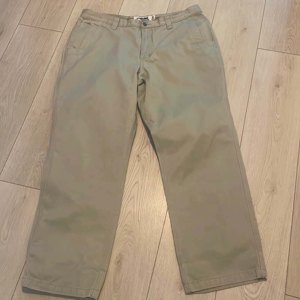 Mountain Khaki beige pants Size 40x 32